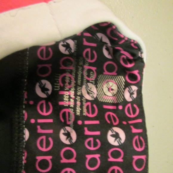 Black Aerie Fit Capris Size Medium - Picture 3 of 7